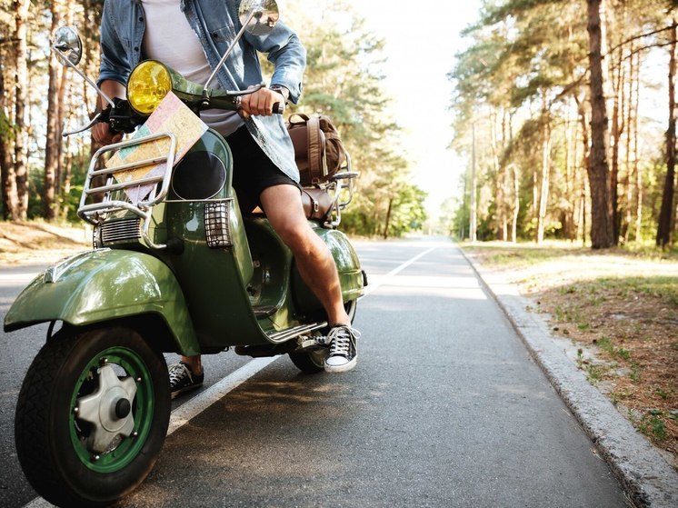 A courier on a scooter demolished a St. Petersburg resident at a speed of 50 km/h