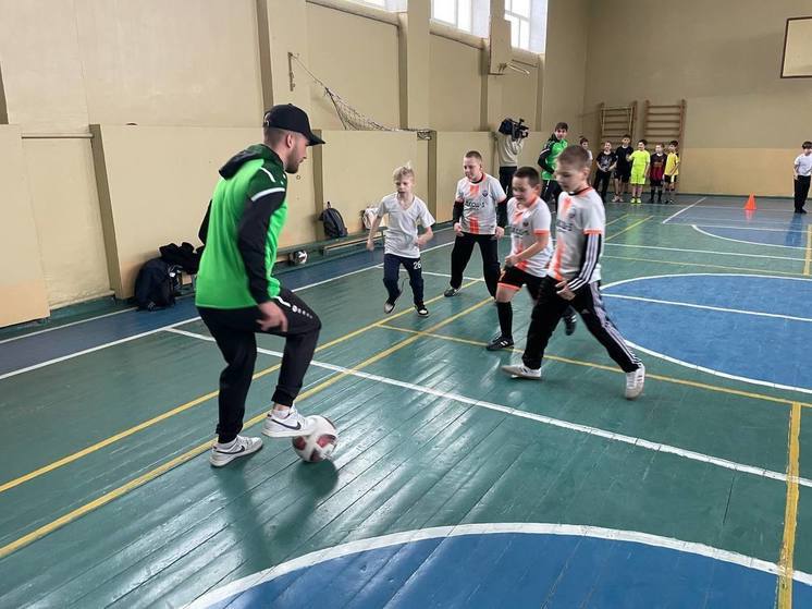 Игроки ФК «Орел» провели мастер-классы для орловских школьников