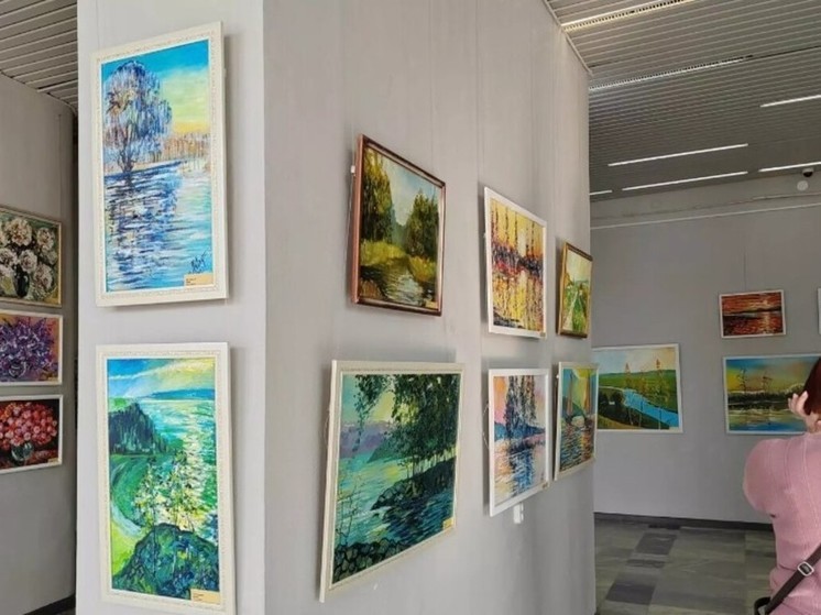 В курском выставочном зале имени Малевича открылась выставка ГКЦ «Лира»