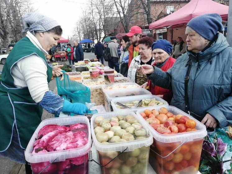 Около 60 предпринимателей вышли с торговлей на ярмарке в Кисловодске