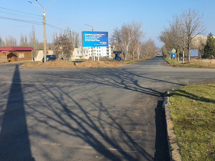 Мурманские рабочие отремонтировали автодорогу на Морской улице в Приморске