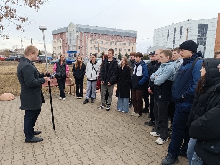 Сотрудники Росреестра провели мастер-класс для новгородских студентов
