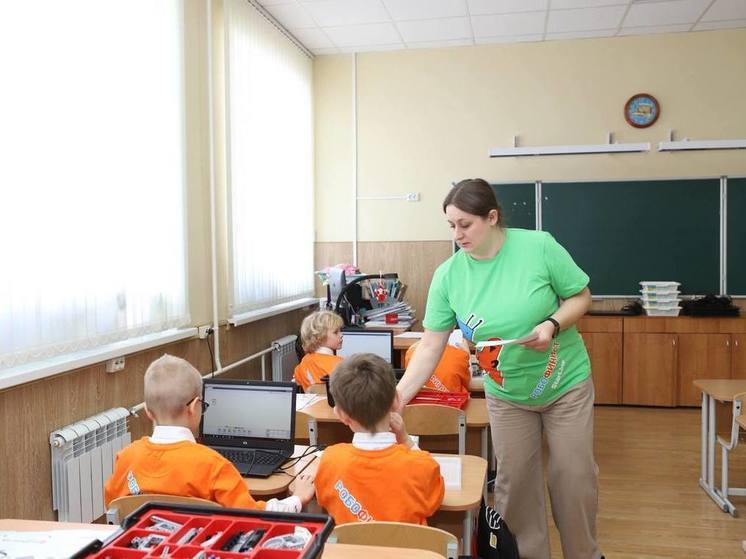 В Курске на базе гимназии №4 открылся областной конкурс робототехники