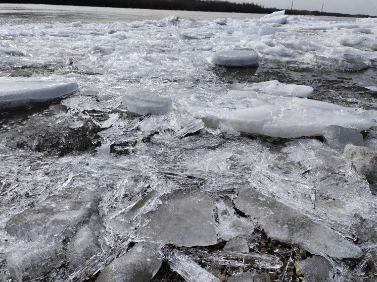 Омских водителей предупредили о плохих дорожных условиях из-за погоды