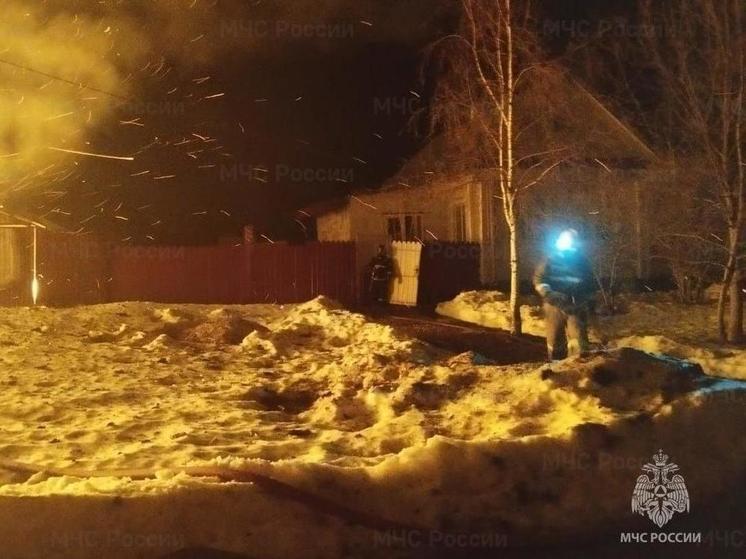 Мужчина и женщина погибли при пожаре в Костромской области