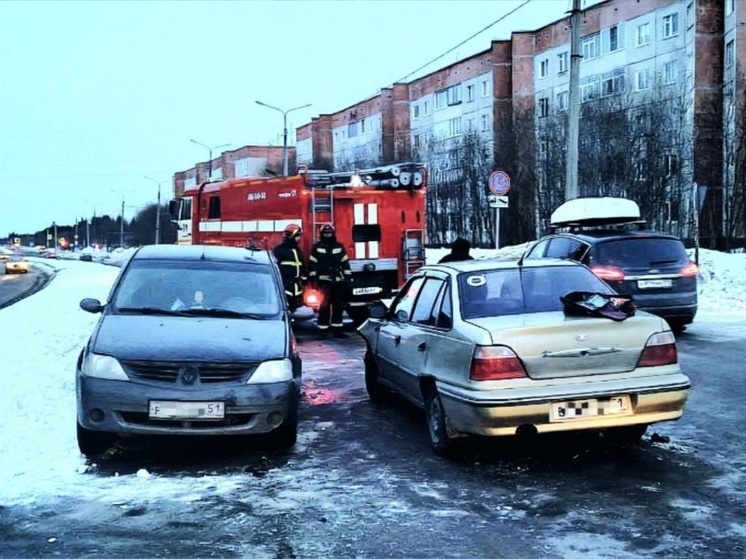 В Апатитах два человека пострадали при ДТП на улице Сидоренко