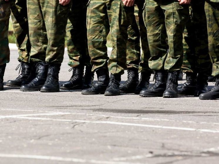 Орловчанам в апреле начнут приходить повестки в военкомат