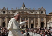 Папа Римский Франциск с балкона Собора святого Петра в Ватикане выступил с традиционным обращением по случаю католической Пасхи