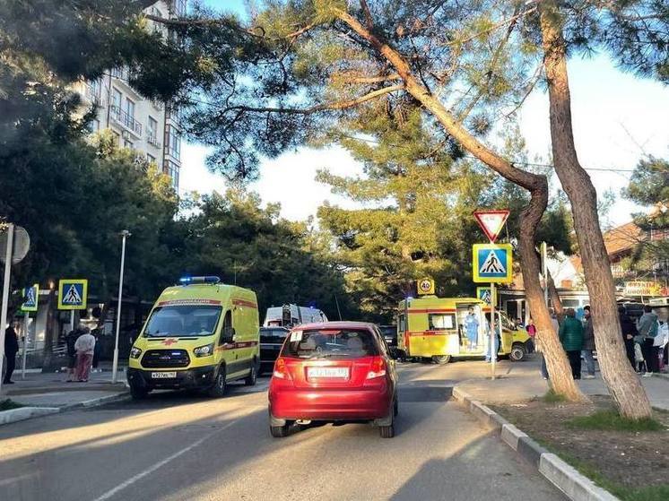 В Геленджике в столкновении маршрутки и «легковушки» пострадали 6 человек