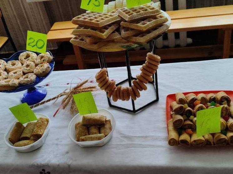В школе на Запорожье ученики провели ярмарку: все средства пойдут бойцам СВО
