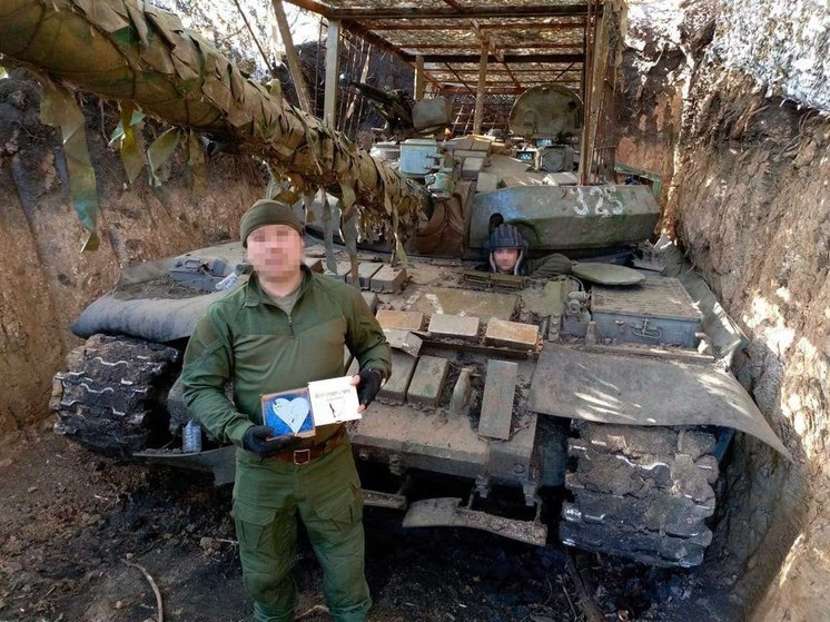 Изготовленные сахалинскими школьниками обереги доставили танкистам СВО