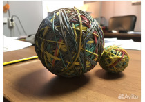 Житель Читы выставил на продажу мяч из канцелярских резинок и просит за него один миллион рублей. Информация размещена на сервисе объявлений Avito.