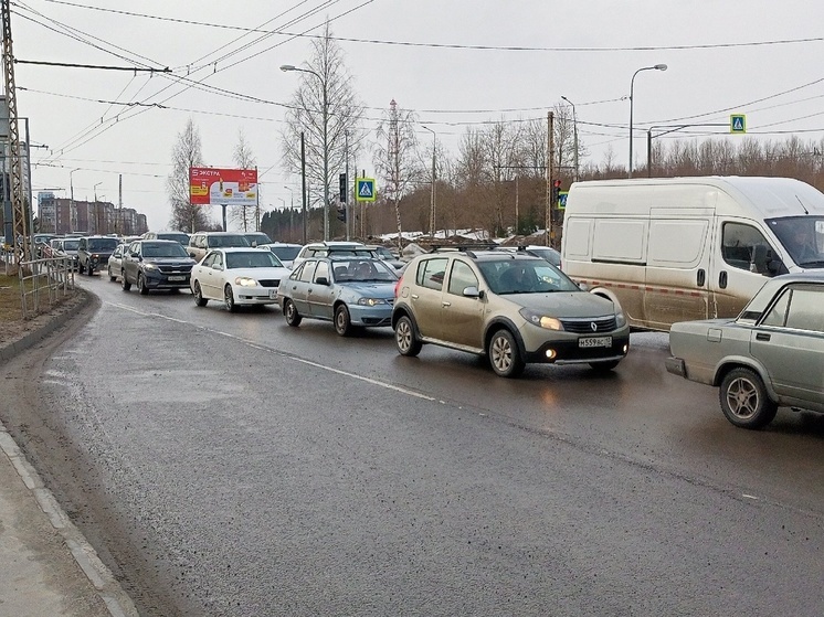 Закрытие моста на Мерецкова в Петрозаводске вызвало коллапс на дорогах