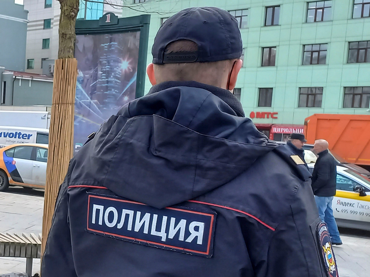 Труп бизнесмена с полиэтиленовым пакетом на голове обнаружен  в квартире в центре Москвы.