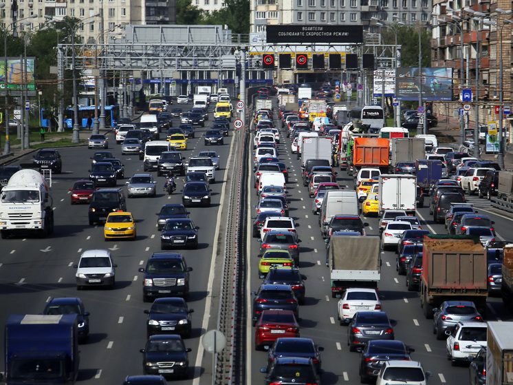 Дептранс Москвы: водителям рекомендуется сменить резину с зимней на летнюю