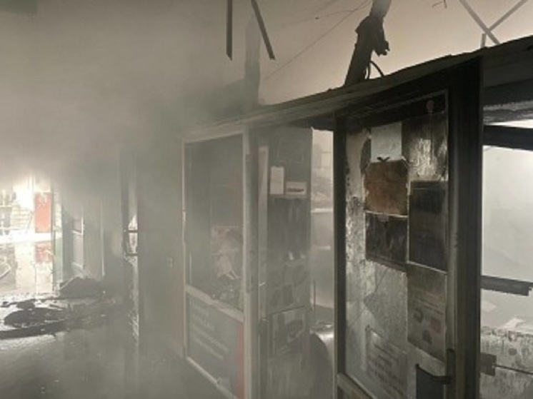 Пожар на "пятерочку": В Элисте горел магазин