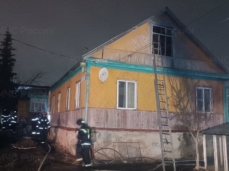 В Орловском округе из-за аварийного режима электропровода случился пожар в доме