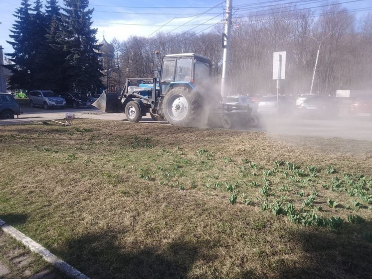 Улицы Курска 1 апреля убирают 55 дорожных рабочих и 48 единиц техники