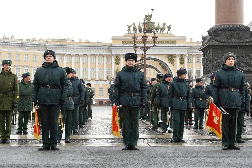 В Петербурге прошла первая репетиция оркестра к параду на День Победы
