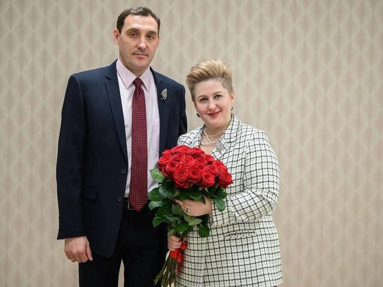 Два сотрудника сахалинского Чехов-центра получили звания заслуженных