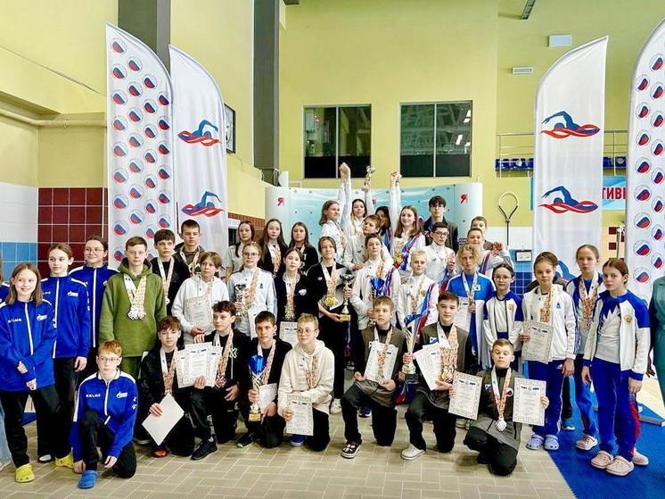 Ямальские пловцы разыграли 17 комплектов наград на региональных соревнованиях