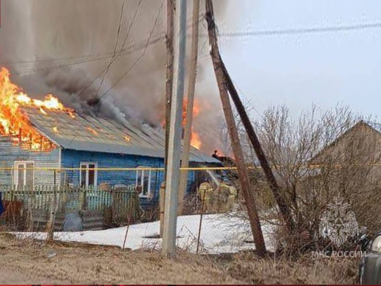 В Ивановской области сгорели дом и двор на площади 108 квадратных метров