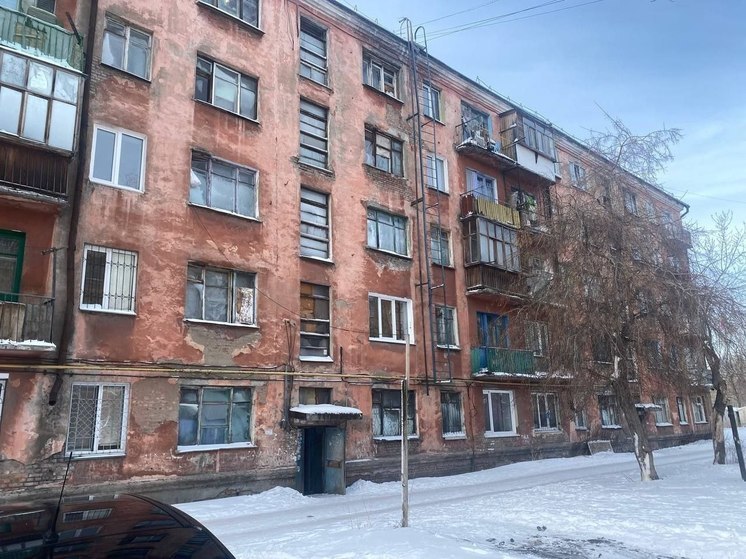 Прокуратура добилась расселения аварийной многоэтажки в Омске через суд