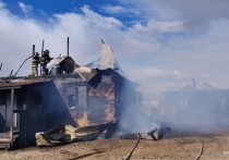 Пожар 2 апреля повредил два жилых дома, надворную постройку, баню и автомобиль по улице 50 лет Победы в селе Угдан Читинского района
