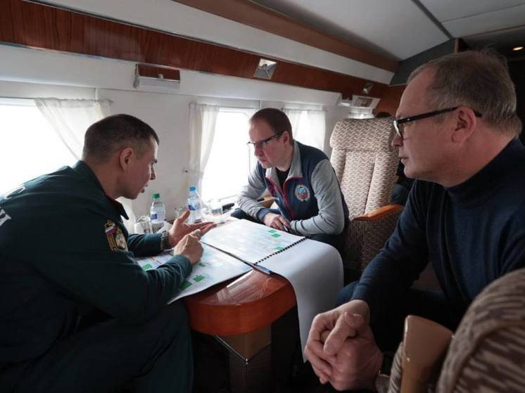 Алтайский губернатор Томенко отправился в затопленное Михайловское на вертолете