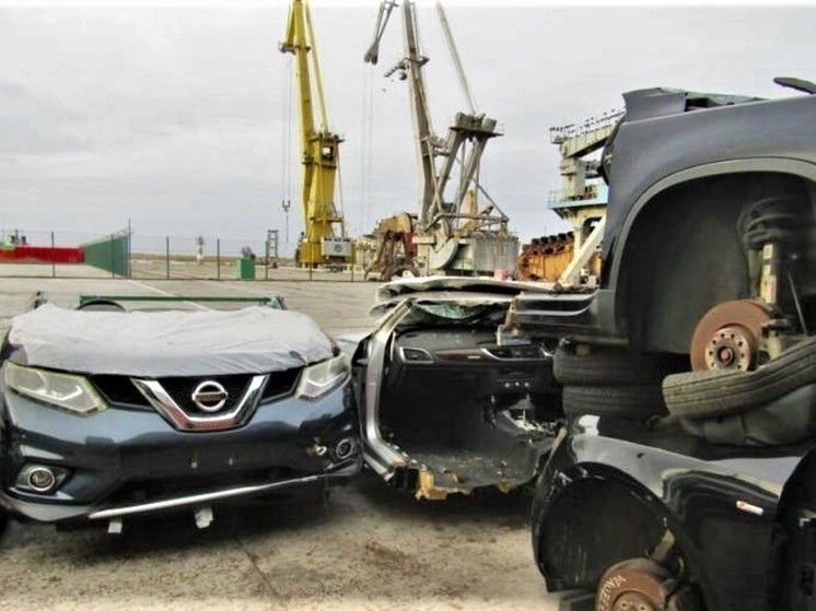 В Астрахани обнаружили 4 тонны лишних автозапчастей из ОАЭ