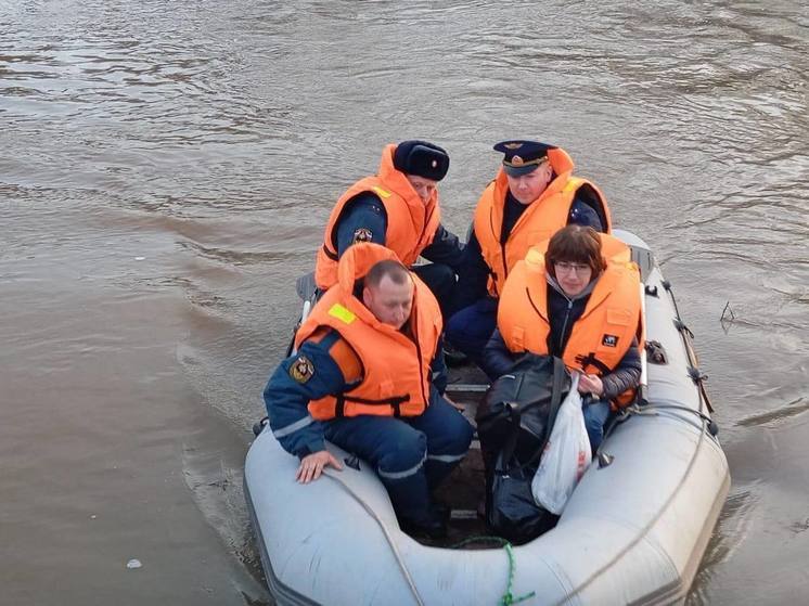 Прокуроры Калужской области встретились с жителями подтопленных территорий
