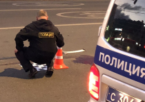 Самокат с двумя подростками был сбит машиной на пешеходном переходе на юго-западе Москвы