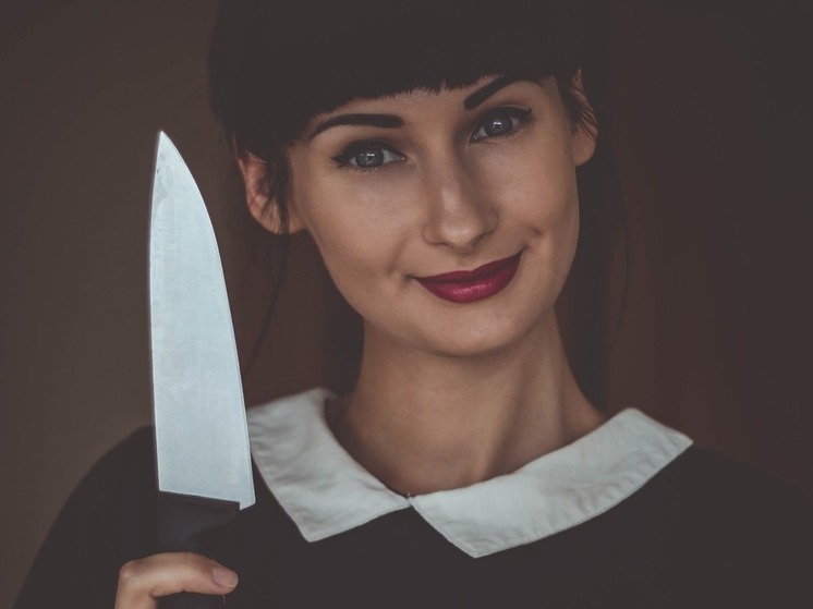 В Десногорске молодая женщина зарезала сожителя