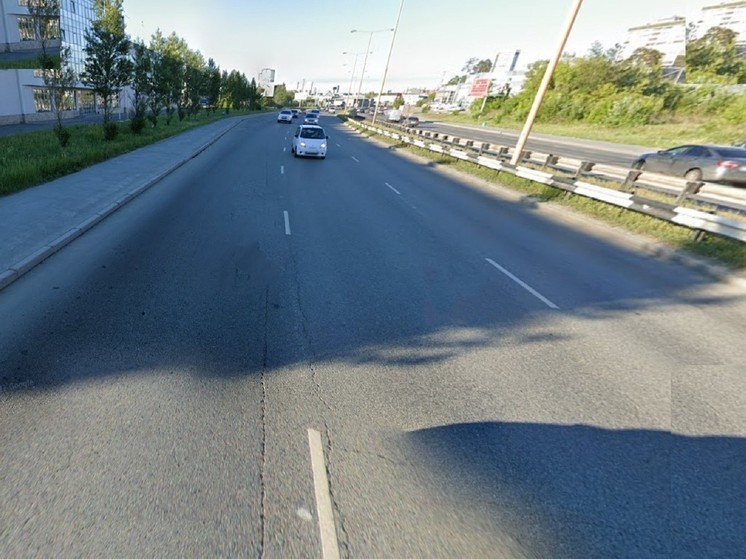 Проводится проверка по заявлению о возможном обстреле машины в Екатеринбурге
