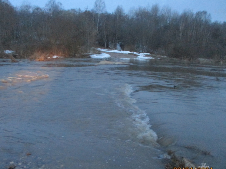 Паводок стал причиной затопления двух ярославских дорог