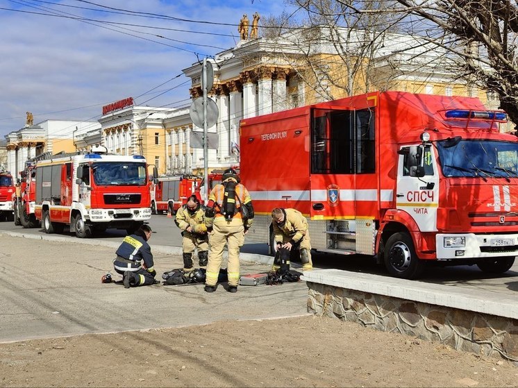 Пожарно-тактические учения прошли в Доме офицеров в Чите