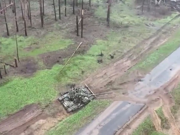 Марочко: ВСУ обустроили тайный пункт управления БПЛА под сгоревшим танком