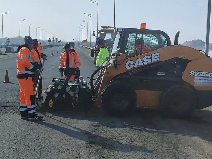 Дорожники ремонтируют асфальт на федеральных трассах в Марий Эл