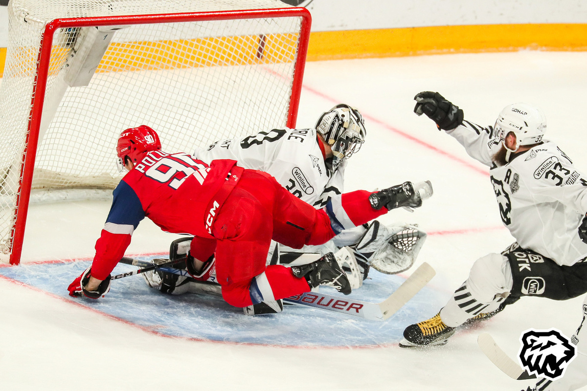 Ярославские хоккеисты одержали уверенную победу в первом полуфинальном матче Кубка Гагарина над Челябинском
