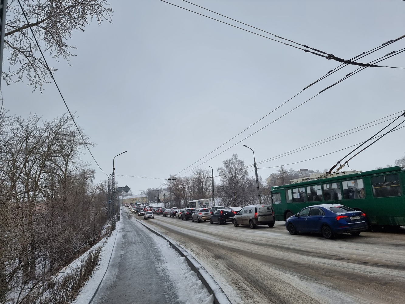 Ледяной плен: Петрозаводск превратился в каток