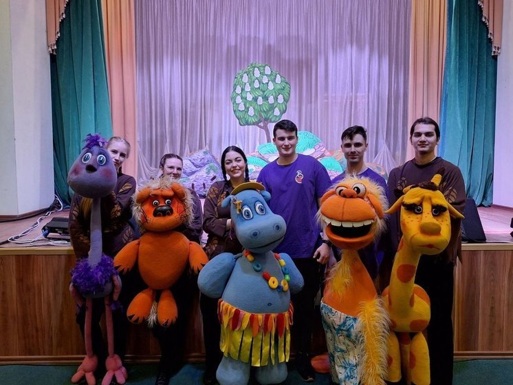 Творческая команда театра кукол навестила белгородцев в ПВР