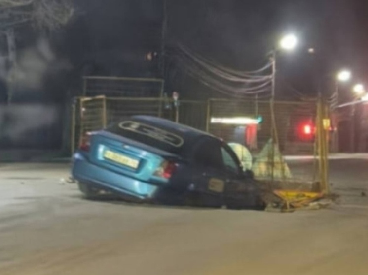 В Ярославле таксист угодил в дорожный "капкан"