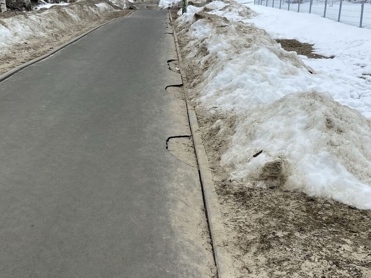 Мэрия Петрозаводска составляет список не переживших зиму дорог и тротуаров