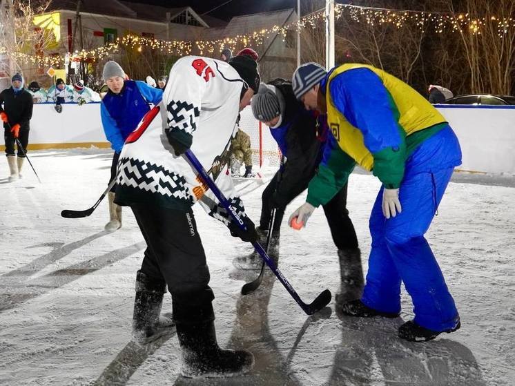В Приуралье хоккеисты в валенках разыграли Кубок Снеговика