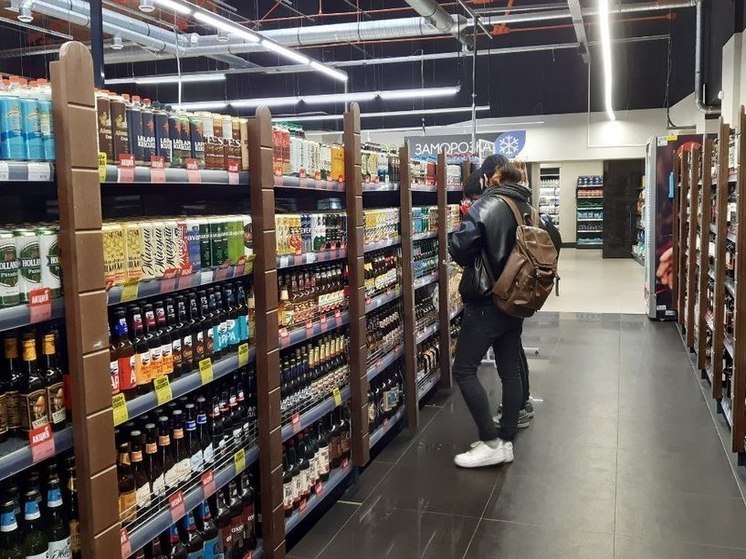 Кража товара за 80 рублей закончилась дракой в супермаркете в Ломоносове