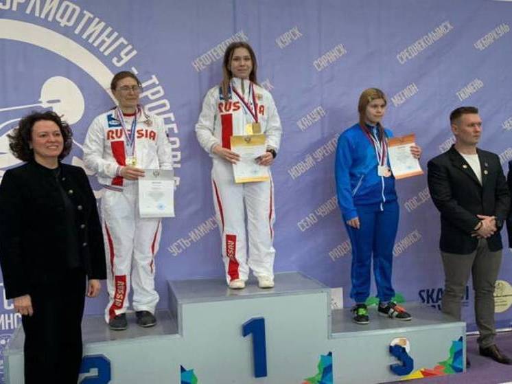 Елизавета Саласина из Брянска стала чемпионкой России по пауэрлифтингу