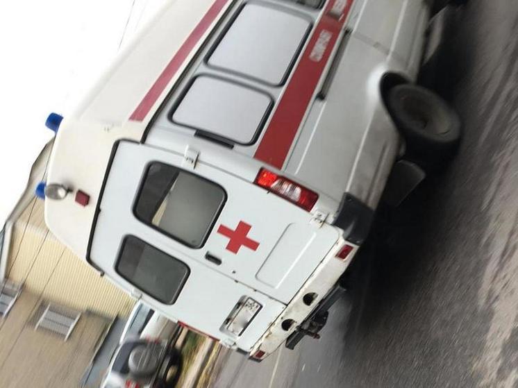 Под Воронежем пациент выскочил на ходу из автомобиля медпомощи и погиб