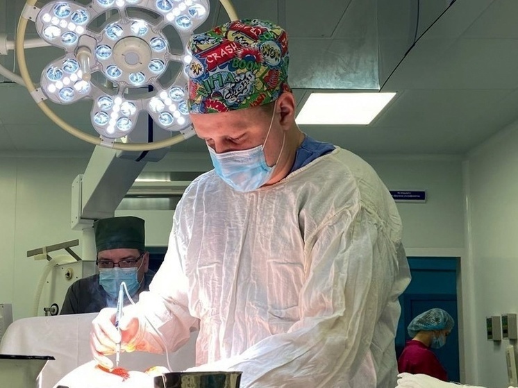 В Курском онкоцентре провели операцию по удалению опухоли весом 26 кг