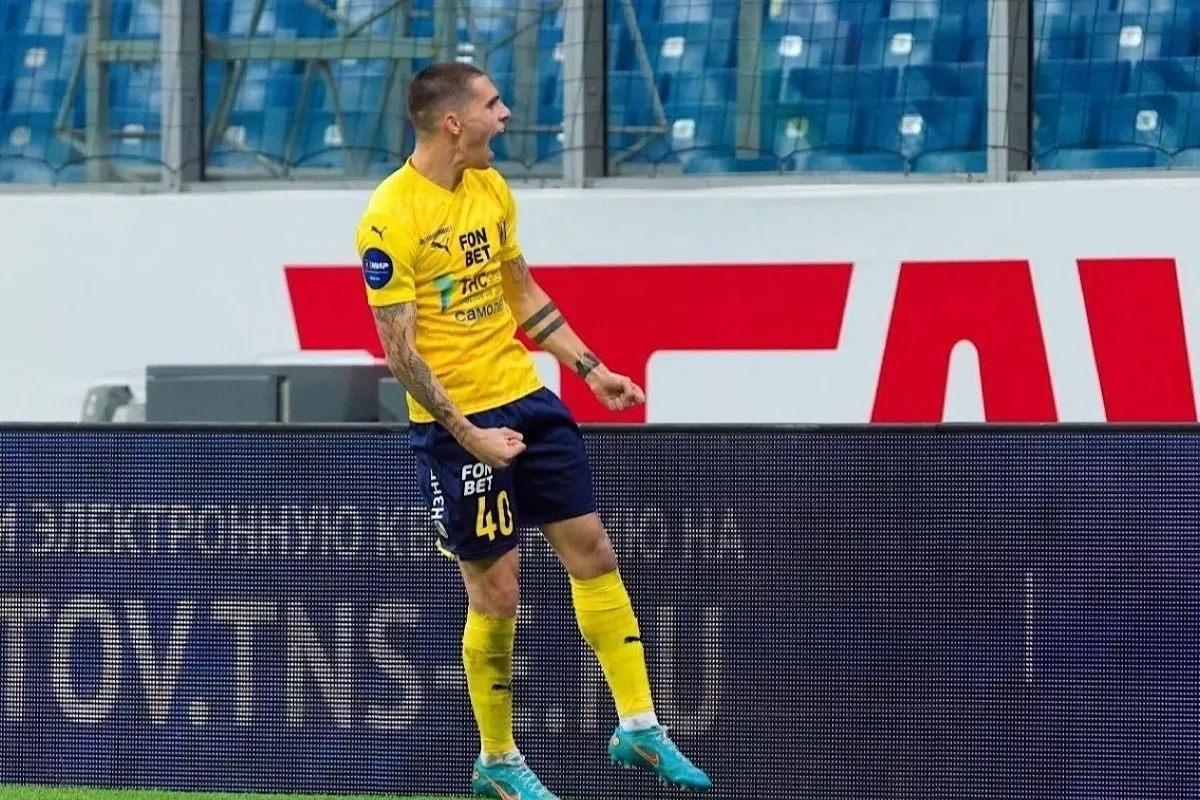 Defender Ilya Vakhania signed a new contract with the Rostov football club