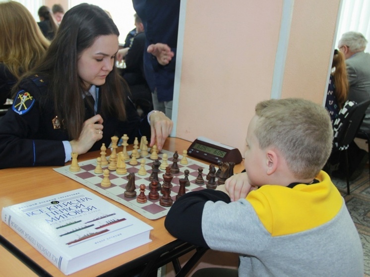 В Костроме в преддверии Дня следователя прошел шахматный турнир среди сотрудников УМВД